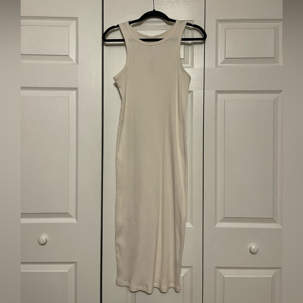 Chic Sleeveless Cream Midi Dress